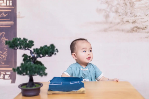 保山宝宝腿纹不对称怎么办